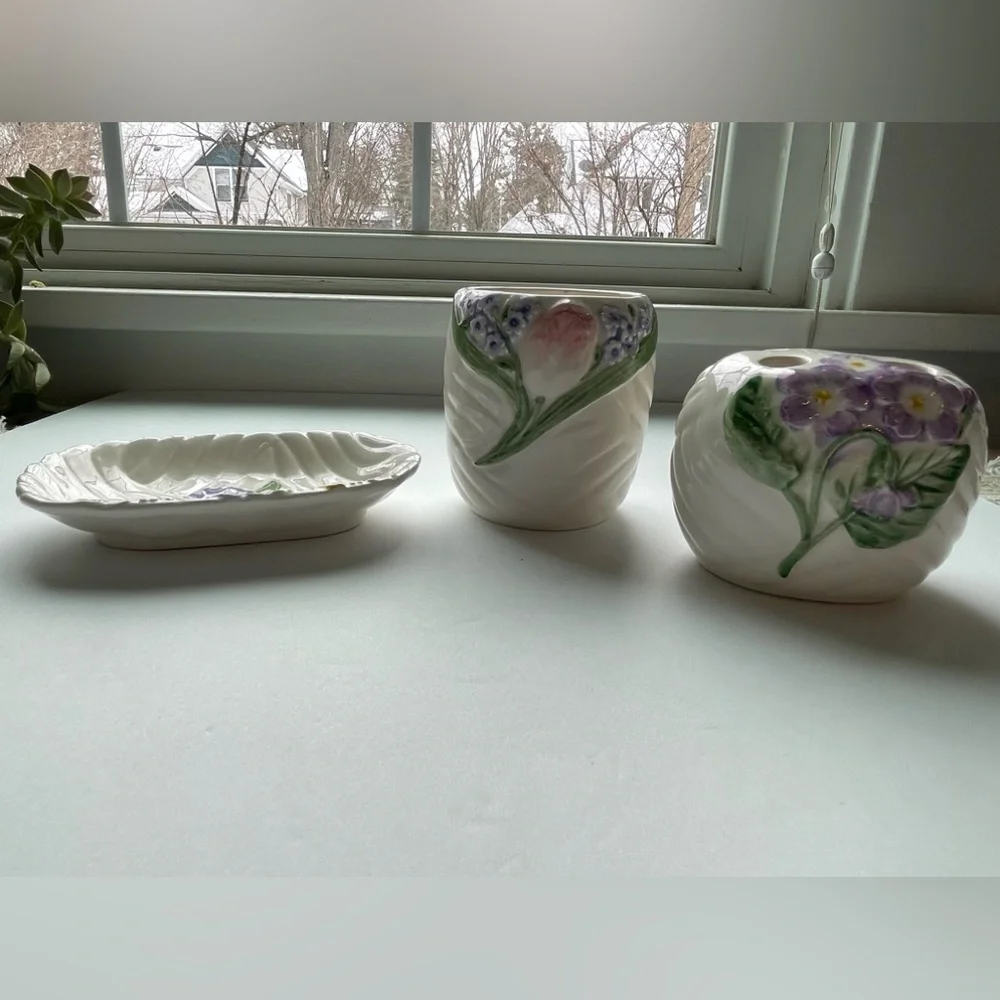 Vintage Maryann Baker Otagiri ceramic with flowers bathroom set. Lot of three